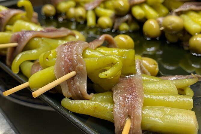 Best Private Pintxos tour in San Sebastian - Parte Vieja and the rhythm of bar-hopping at 7:00 pm