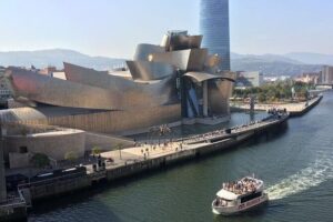 Bilbao, Guggenheim and Gaztelugatxe from San Sebastian - San Juan de Gaztelugatxe: the stairs, the views, and the Dragonstone moment