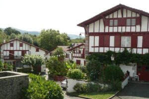 French-Basque Countryside Private tour Discover the hidden beauty of Pyrenees - Pick-up, Timing, and How to Prepare for a 7–8 Hour Day