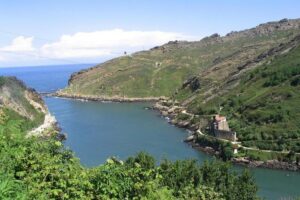 Hike from San Sebastian to San Pedro across St James Way - Monte Ulia to the coast: where the Camino feeling really kicks in