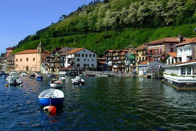 Hike from San Sebastian to San Pedro across St James Way - Return ride to central San Sebastián: end the hike without the scramble