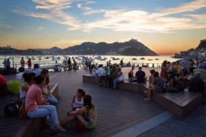 Private San Sebastian City Walking Tour - Downtown architecture: City Hall, churches, and the theatre vibe