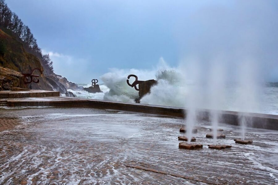 Private walking tour in San Sebastian - Optional panoramics: Miramar Palace exterior and Tabakalera terrace views
