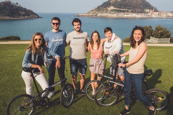 San Sebastián City Bike tour - The 2-hour loop: La Concha Bay to Zurriola Beach
