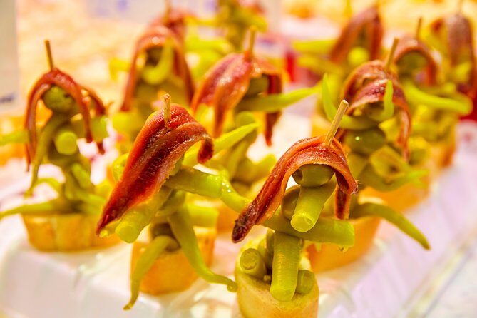 San Sebastian food tour: Pintxo tasting paired with Spanish wines - Small-Group Logistics: 3 Hours, Easy Meet-Up, Then Walk the Old Town