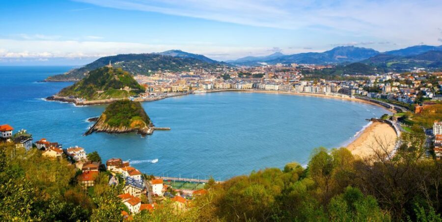 San Sebastian: Historical Walking Tour with Pintxo and Drink - Puente del Kursaal and Boulevard de Donostia: where modern meets classic