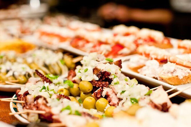 San Sebastian Lunch Time Pintxo Tour with Wine - Parte Vieja stop: where you start the rhythm