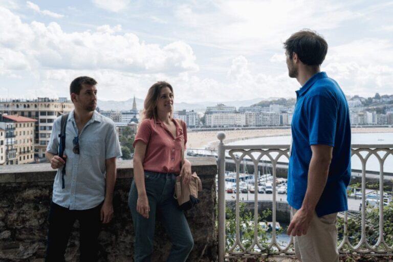 San Sebastian walking tour and aquarium - Belle Époque boulevards: Hotel María Cristina, Victoria Eugenia Theatre, and the bay